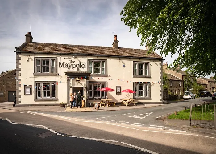 Maypole Inn
