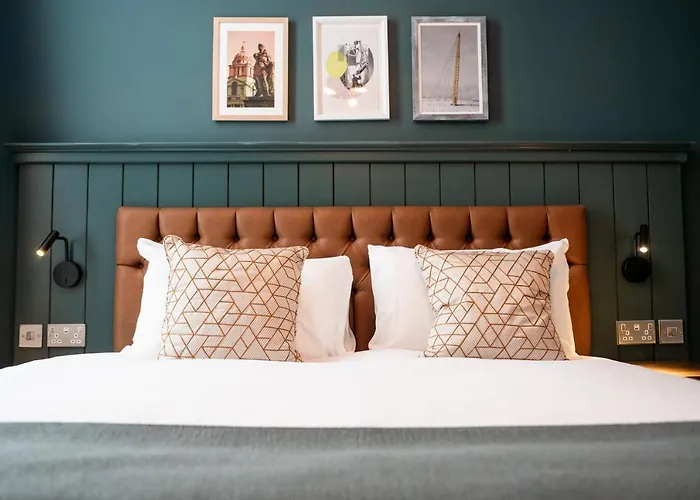 Mitre By Innkeeper'S Collection