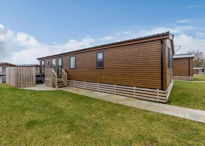Woodland Lakes Lodges