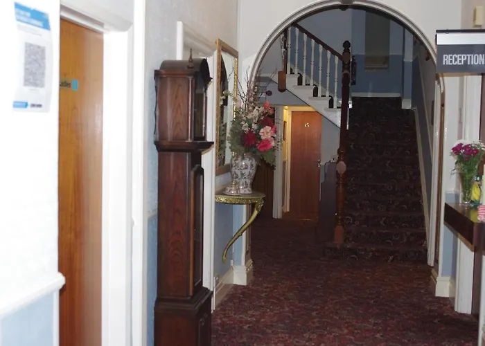 Eastmount Hall