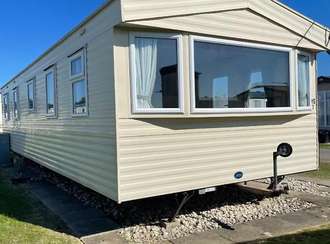 Yellow 3 Caravan Ingoldmells Skegness 6 Berth 3 Bedrooms