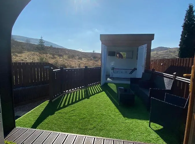 Highland Stays - Ben View Studio Pod & Jacuzzi Bath Fort William, United Kingdom