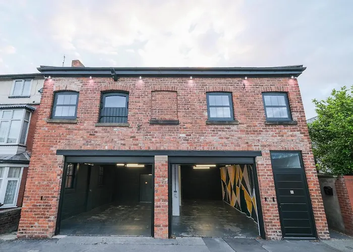 The Eden Warehouse - Gold Apartment, Sleeps 6 Southport, United Kingdom