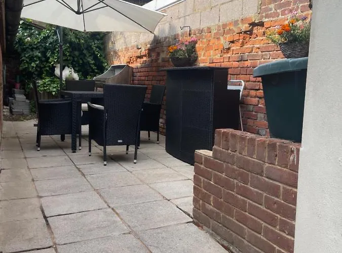 The Old Coach House 8 North Lane Apartment Canterbury, United Kingdom