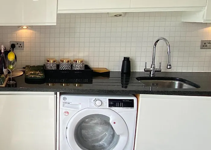 Glasgow Two Bedroom Penthouse, United Kingdom