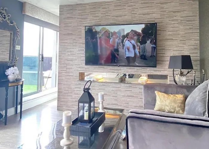 Glasgow Two Bedroom Penthouse