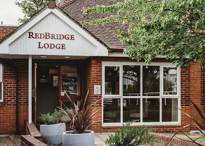 Redbridge Lodge