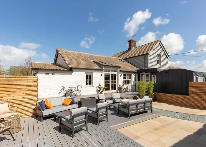 The Railway Hotel By Barefoot Retreats