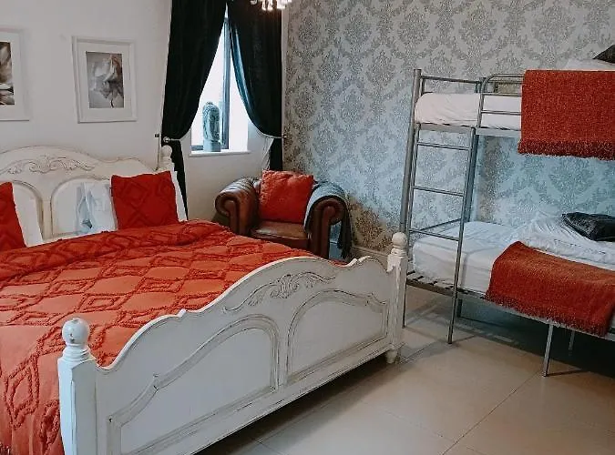 White Dove Bed And Breakfast With Glamping Newark Showground