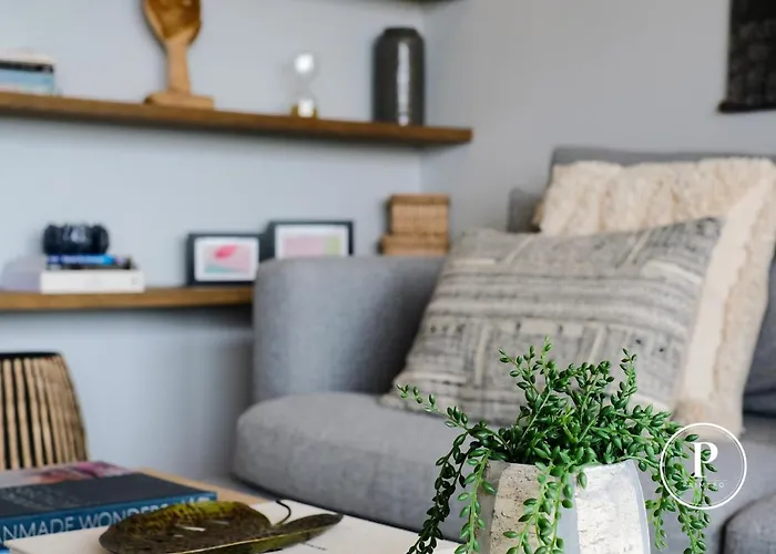 Primero Apartments - Hayle s