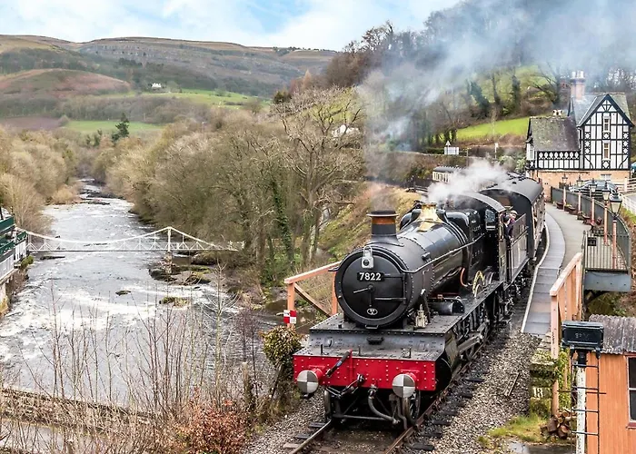 Berwyn Stationmasters House - Hw7641