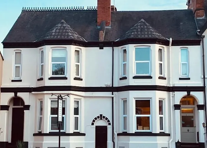 Cambridge Villa Warwick , United Kingdom