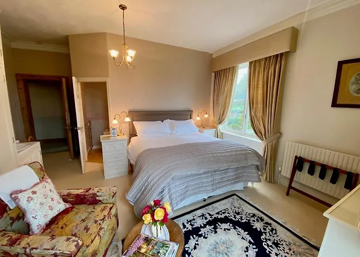 Golborne Manor Bed And Breakfast