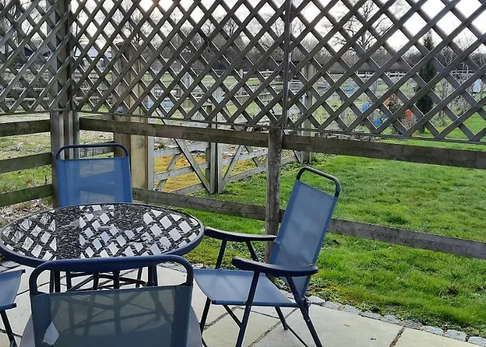 Blashford Manor Farmhouse Holiday Cottage - The Shire Cottage Ellingham , United Kingdom
