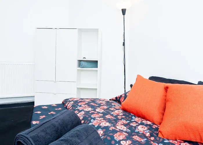Shirley House 3: City-Center Self-Catering with Smart Check-In Southampton, United Kingdom