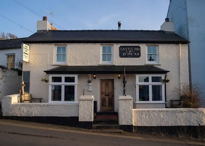 Manorbier Castle Inn Sunset Room