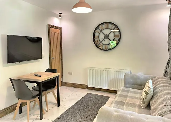 Bluestone-Hot Tub-Woodlandlodges-Pembrokeshire-Tenby