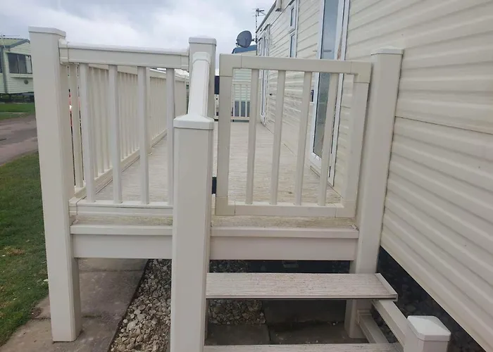 Yellow 3 Caravan Ingoldmells Skegness 6 Berth 3 Bedrooms