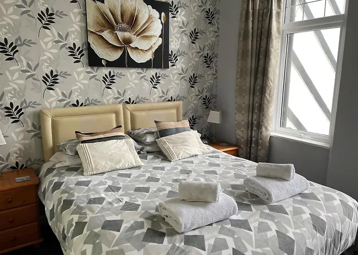 Tudor Court Guest House Falmouth, United Kingdom