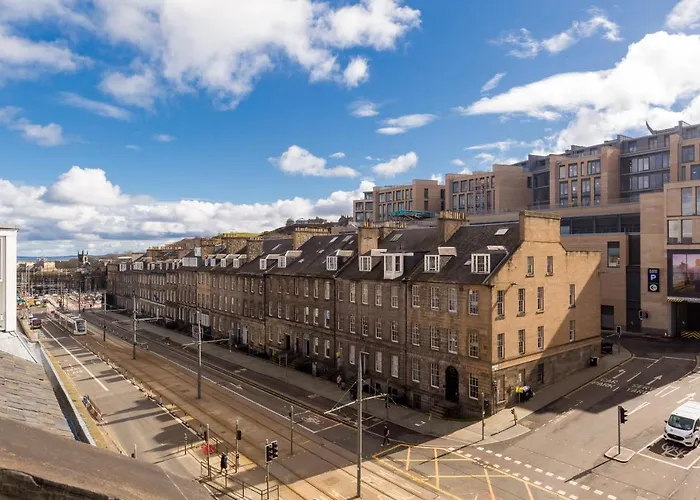 York Place Apartments By Destination Edinburgh, United Kingdom