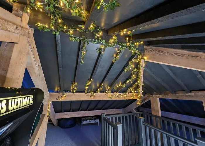 The Eden Warehouse - Green Apartment, Sleeps 5 Southport, United Kingdom