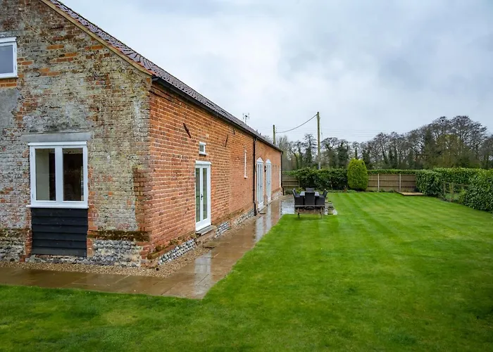 Chestnut Barn, North Norfolk With Private Hot Tub & Close To Beaches Norwich, United Kingdom