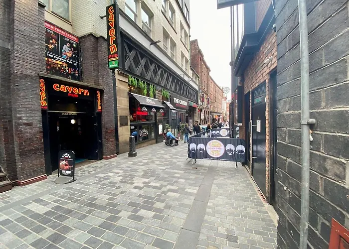 Luxeurs - Victoria Street s