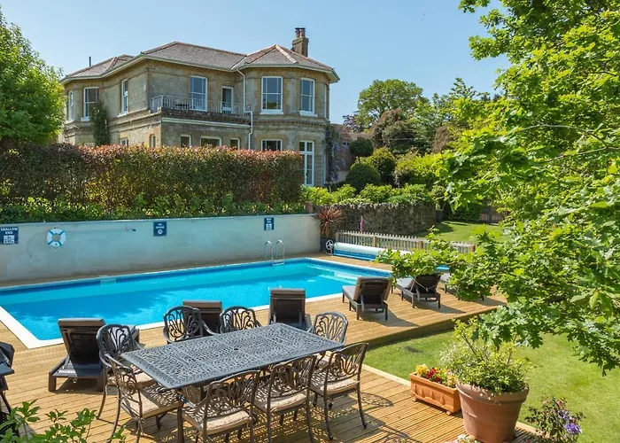 Luccombe Villa Holiday s