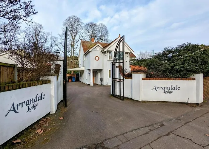 Arrandale Lodge