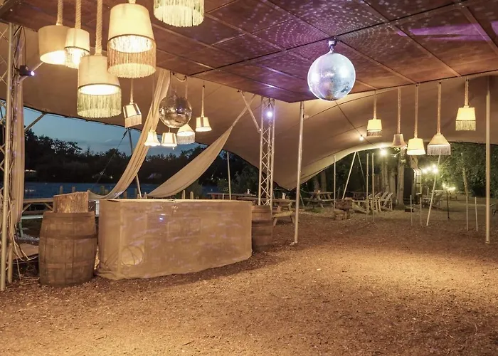Marston Park - Luxury Lakeside Bell Tents