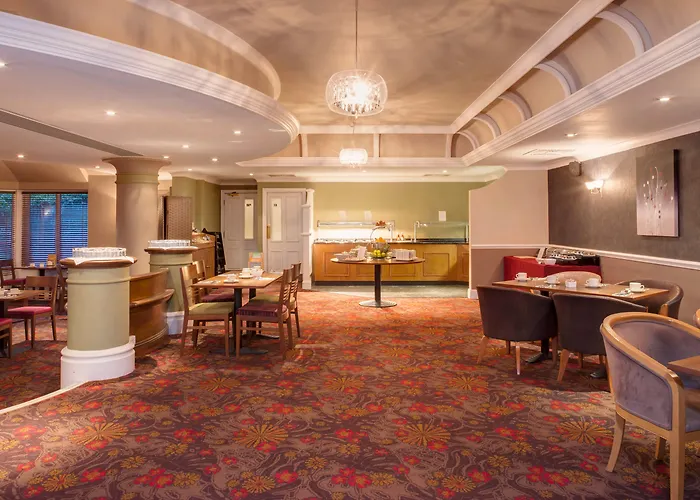 Holiday Inn West By Ihg