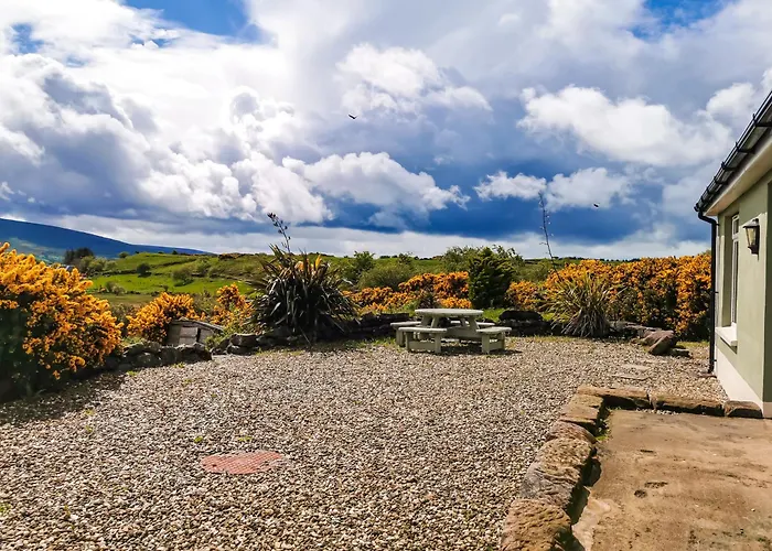 Causeway Coast Country Cottage, Pet-Friendly