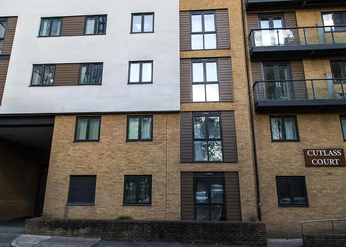 Cutlass Court Apartments By Comfort Zone