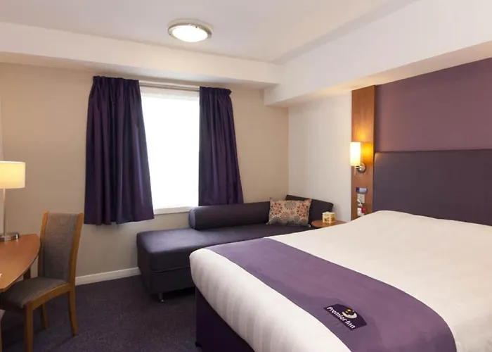Premier Inn Dundee West