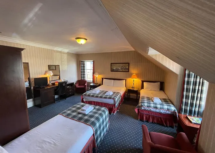 Lovat Arms Hotel