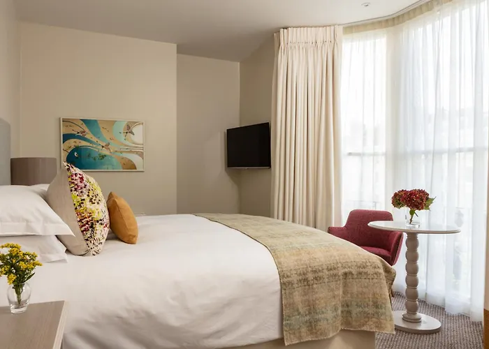 Charm Boutique & Spa