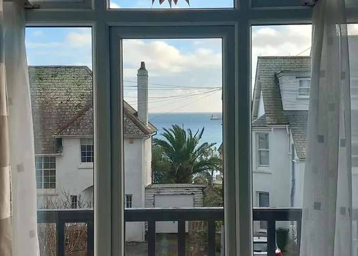 Falmouth Lodge