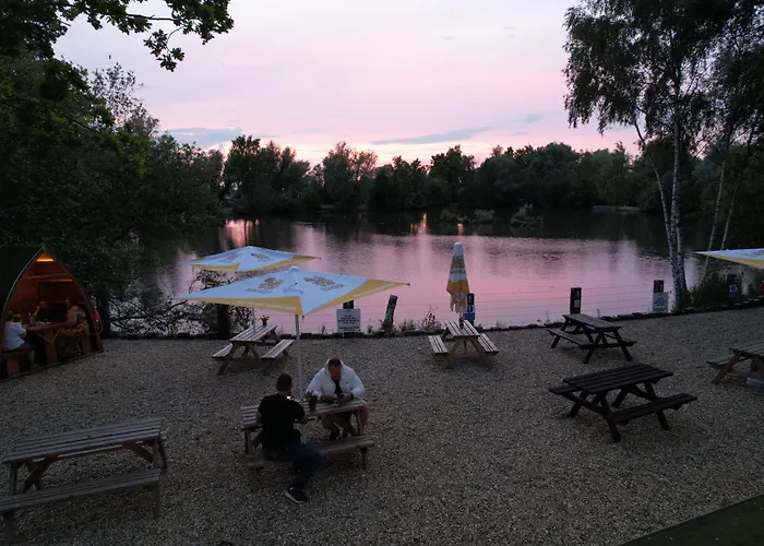 Woodlakes Country Park