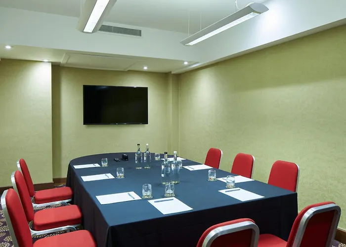 Courtyard By Marriott London Gatwick Airport Hotel Crawley , United Kingdom