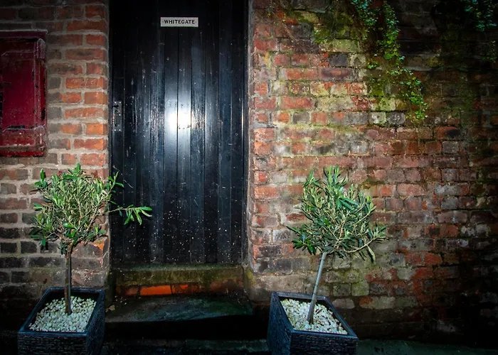 Chester Rows Apartment Sleeps 9 By Rework Accommodation, United Kingdom
