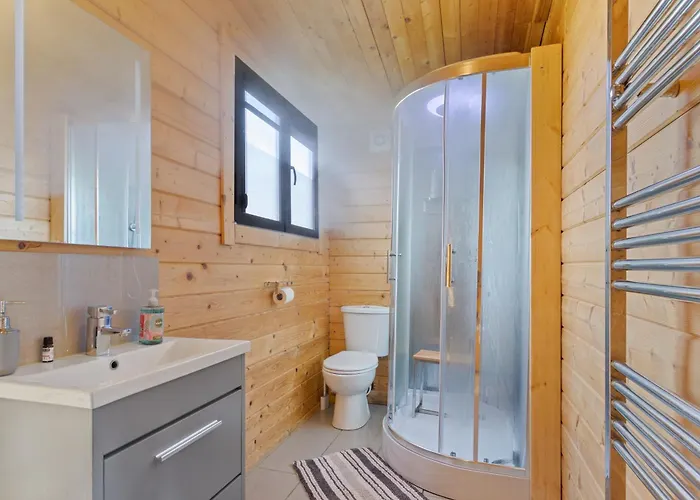 Nestledstays - The Farm Lodge Slindon , United Kingdom