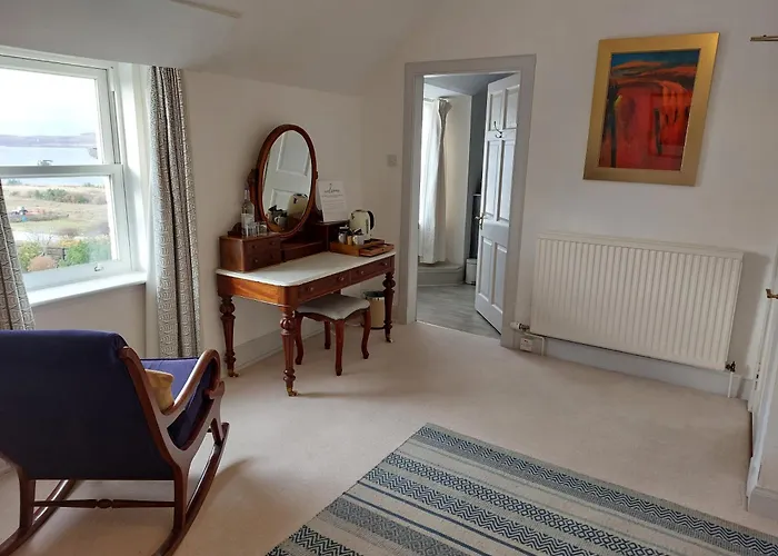 Summer Isles Hotel