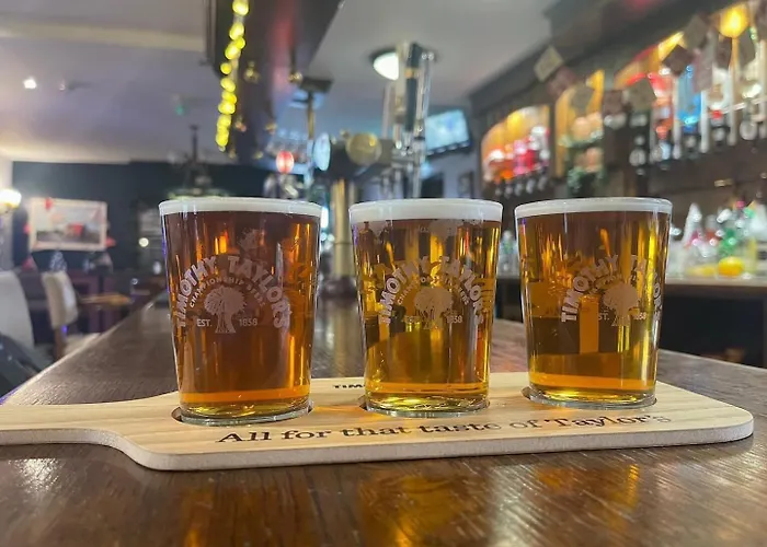 The Crossroads Inn Halifax, United Kingdom