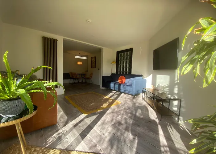 Halford House - Adults Only Guest House