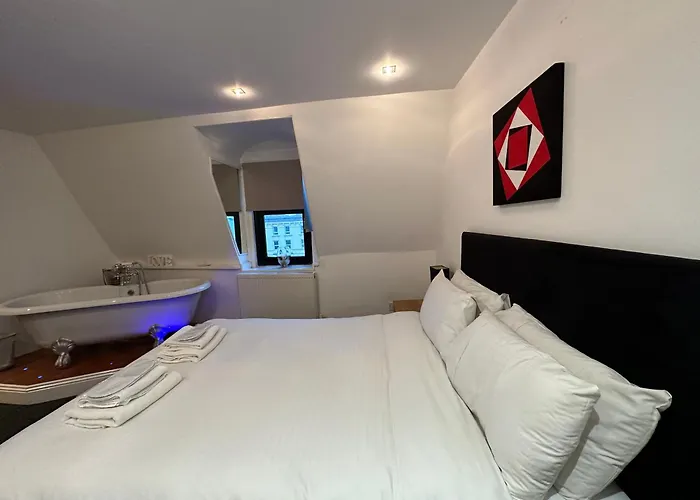 The Carlton'S Holiday Suites