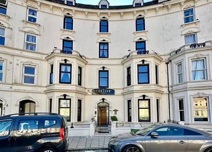 The Carlton'S Holiday Suites