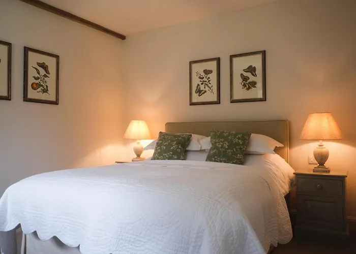 Cowdray Holiday Cottages