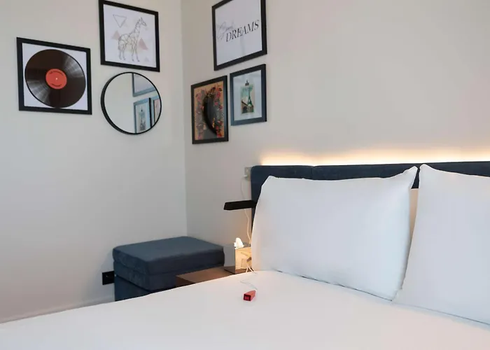 Hampton By Hilton Ashford International