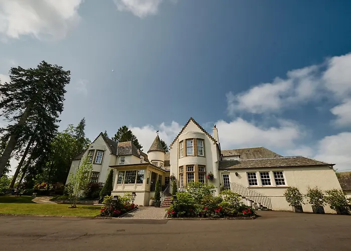 Cairn Lodge
