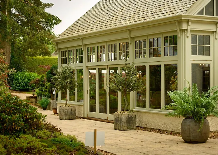 Cairn Lodge